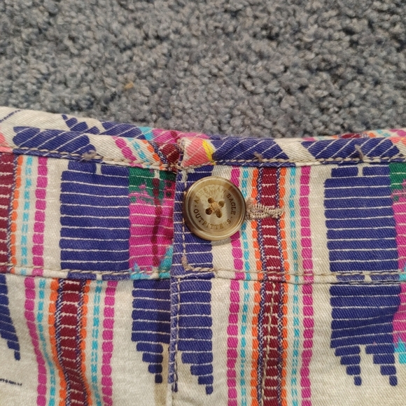 American Eagle Colorful Patterned Women's Shorts With Pockets, Size 6 - Picture 3 of 9